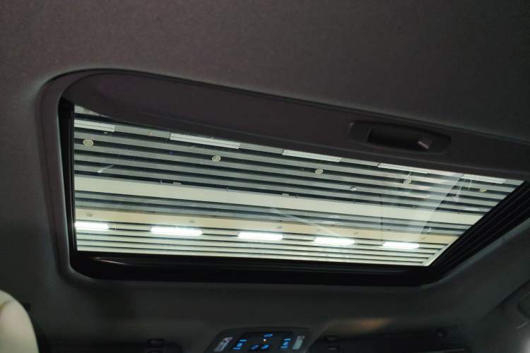 Used Toyota Granvia 2022 2.5L Hybrid Prestige Edition Headliner