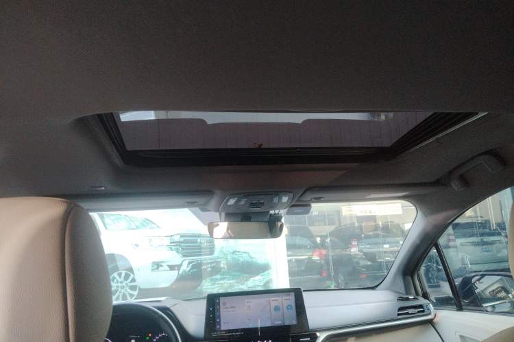 Used Toyota Granvia 2022 2.5L Hybrid Premium Edition Headliner