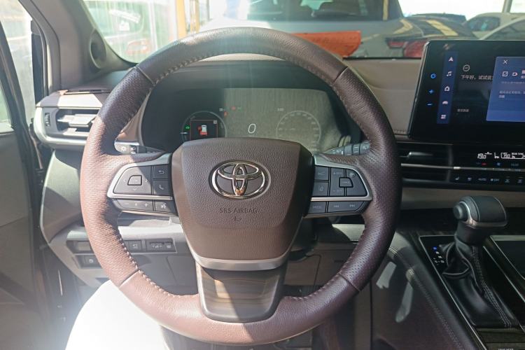 Used Toyota Granvia 2022 2.5L Hybrid Flagship Edition Interior 1
