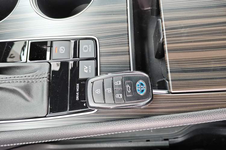 Used Toyota Granvia 2022 2.5L Hybrid Flagship Edition Interior 1