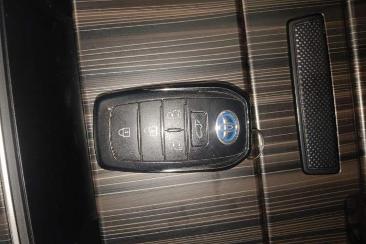 Used Toyota Granvia 2022 2.5L Hybrid Prestige Edition Interior 1