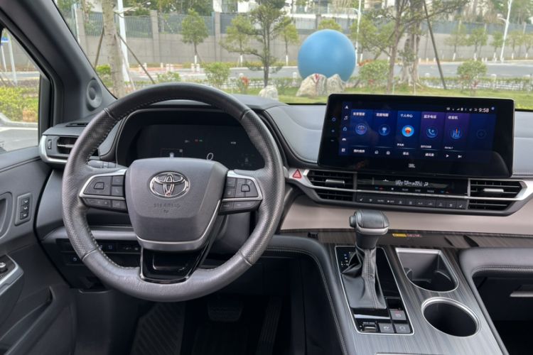 Used Toyota Granvia 2022 2.5L Hybrid Flagship Edition Interior 11