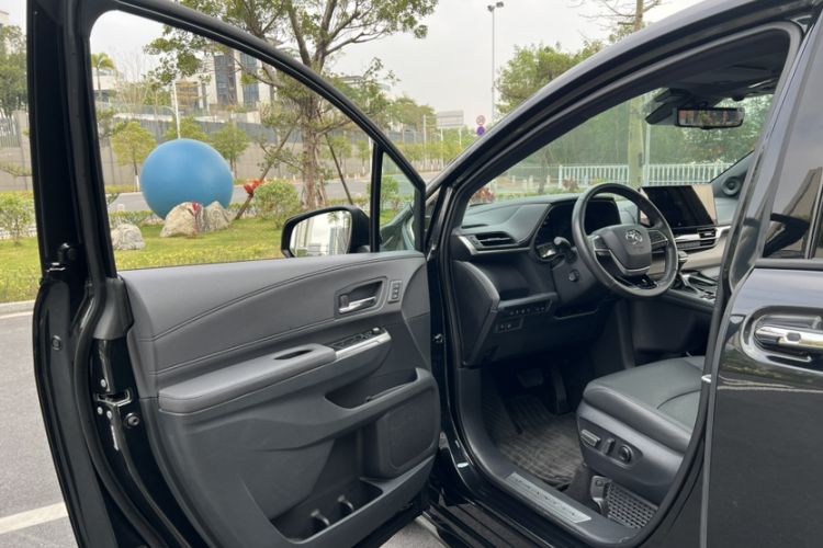 Used Toyota Granvia 2022 2.5L Hybrid Flagship Edition Interior 5