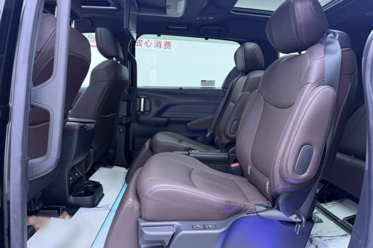 Used Toyota Granvia 2022 2.5L Hybrid Flagship Edition Interior 5