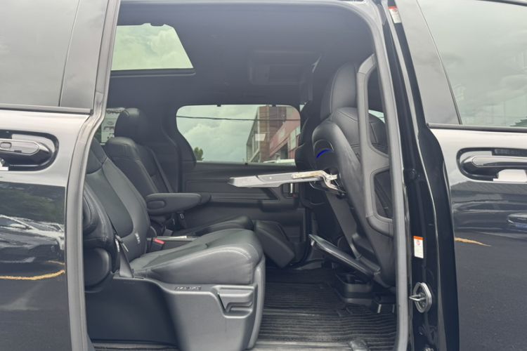 Used Toyota Granvia 2022 2.5L Hybrid Flagship Edition Interior 5