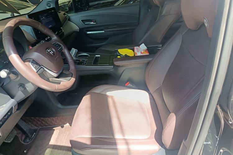 Used Toyota Granvia 2022 2.5L Hybrid Flagship Edition Interior 7