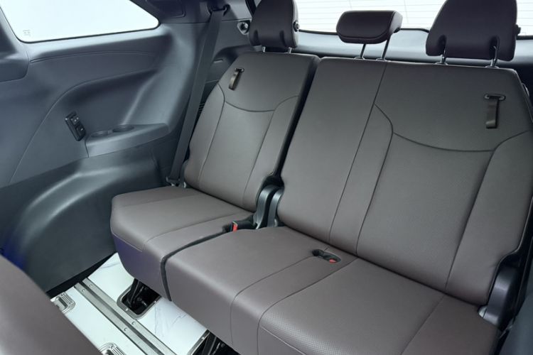 Used Toyota Granvia 2022 2.5L Hybrid Flagship Edition Interior 7
