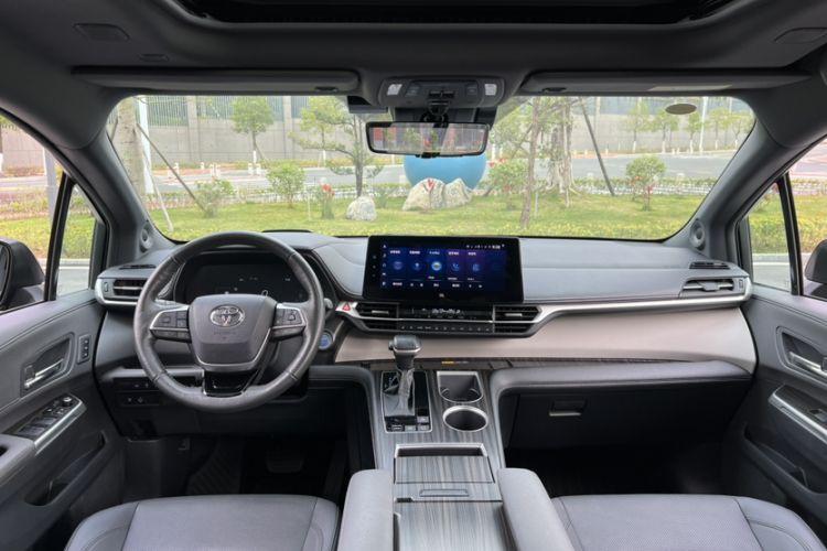 Used Toyota Granvia 2022 2.5L Hybrid Flagship Edition Interior 8