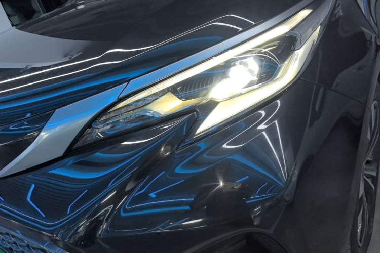 Used Toyota Granvia 2022 2.5L Hybrid Premium Edition Left Front Headlight