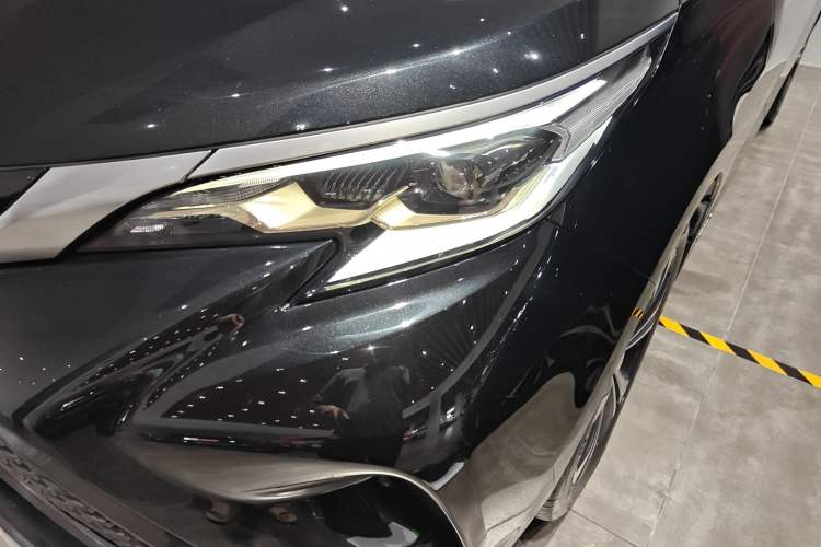 Used Toyota Granvia 2022 2.5L Hybrid Premium Edition Left Front Headlight