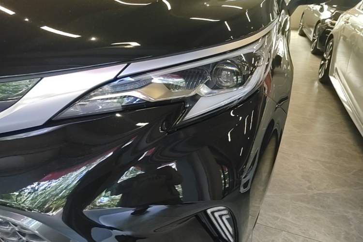 Used Toyota Granvia 2022 2.5L Hybrid Prestige Edition Left Front Headlight