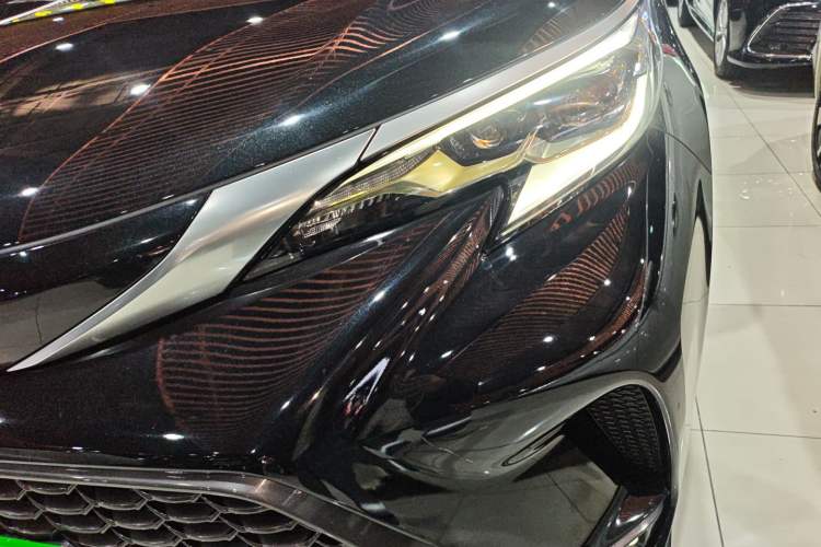 Used Toyota Granvia 2022 2.5L Hybrid Prestige Edition Left Front Headlight
