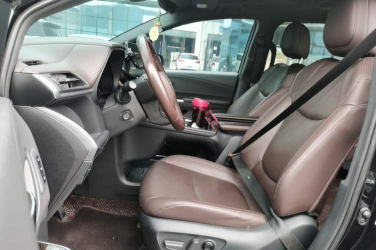 Used Toyota Granvia 2022 2.5L Hybrid Flagship Edition Left Front Seat