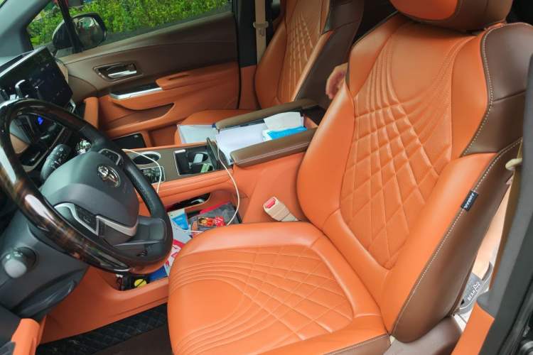 Used Toyota Granvia 2022 2.5L Hybrid Premium Edition Left Front Seat