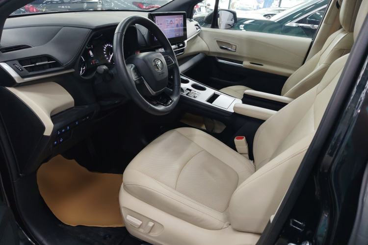 Used Toyota Granvia 2022 2.5L Hybrid Prestige Edition Left Front Seat