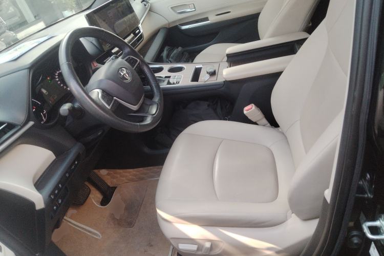 Used Toyota Granvia 2022 2.5L Hybrid Premium Edition Left Front Seat