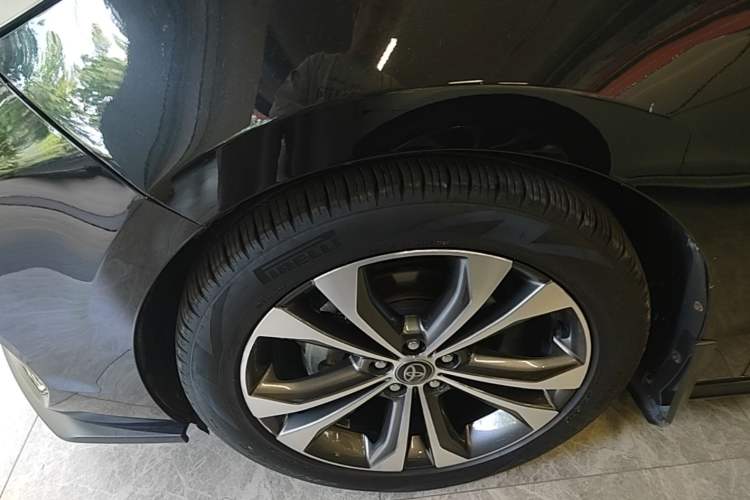 Used Toyota Granvia 2022 2.5L Hybrid Prestige Edition Left Front Wheel Hub