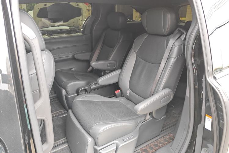Used Toyota Granvia 2022 2.5L Hybrid Flagship Edition Left Rear Seat
