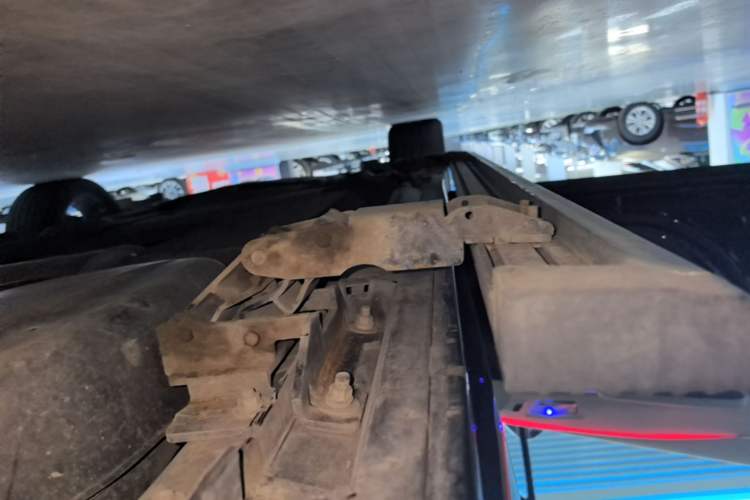 Used Toyota Granvia 2022 2.5L Hybrid Premium Edition Left Side Sill