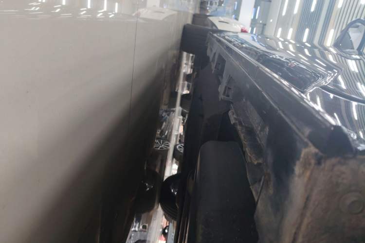 Used Toyota Granvia 2022 2.5L Hybrid Prestige Edition Left Side Sill