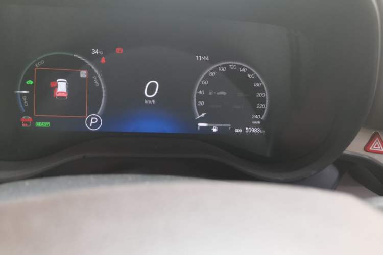 Used Toyota Granvia 2022 2.5L Hybrid Flagship Edition Odometer Close Up
