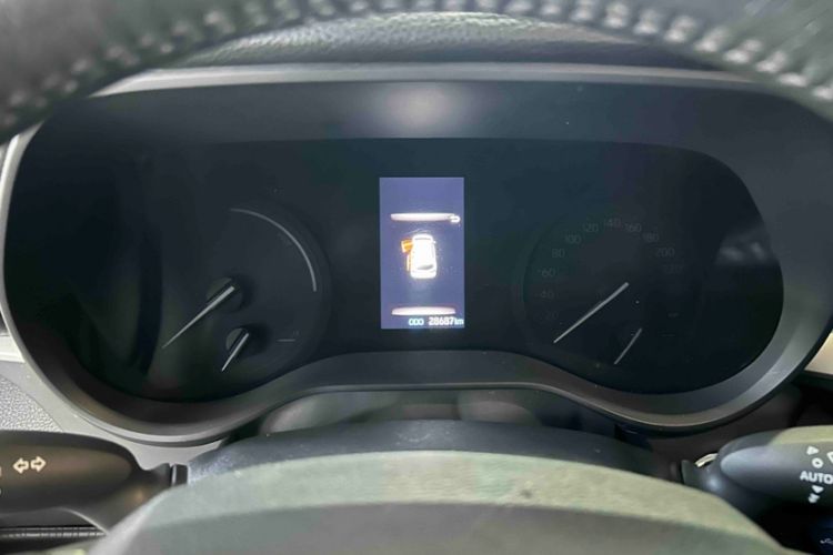 Used Toyota Granvia 2022 2.5L Hybrid Prestige Edition Odometer Close Up
