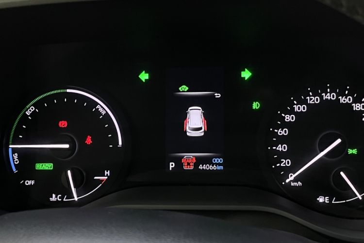 Used Toyota Granvia 2022 2.5L Hybrid Prestige Edition Odometer Close Up