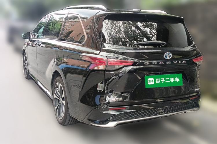 Used Toyota Granvia 2022 2.5L Hybrid Flagship Edition Rear Left 45 Deg
