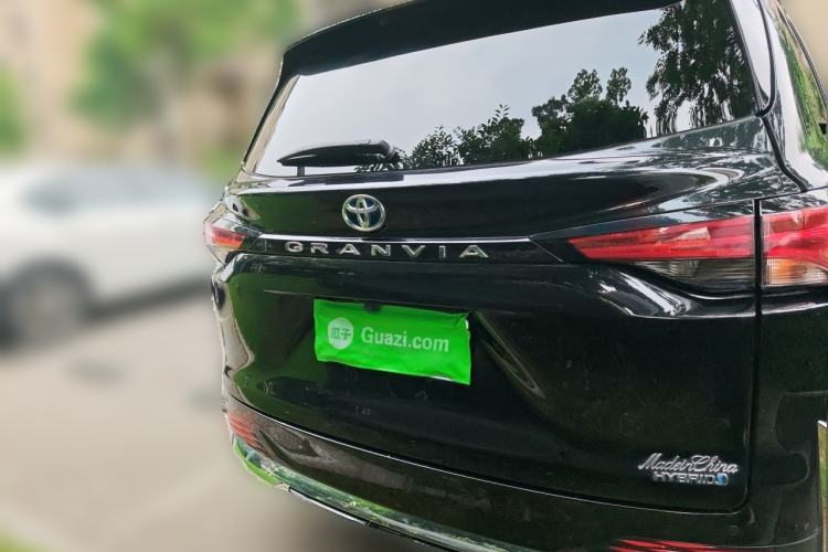 Used Toyota Granvia 2022 2.5L Hybrid Premium Edition Rear