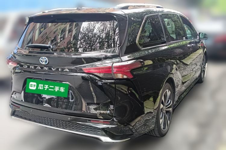 Used Toyota Granvia 2022 2.5L Hybrid Flagship Edition Rear Right 45 Deg