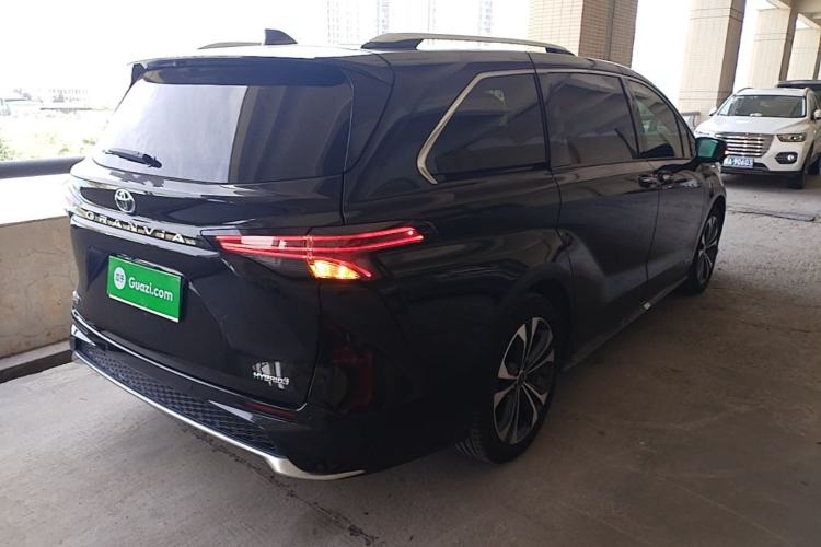 Used Toyota Granvia 2022 2.5L Hybrid Flagship Edition Rear Right 45 Deg