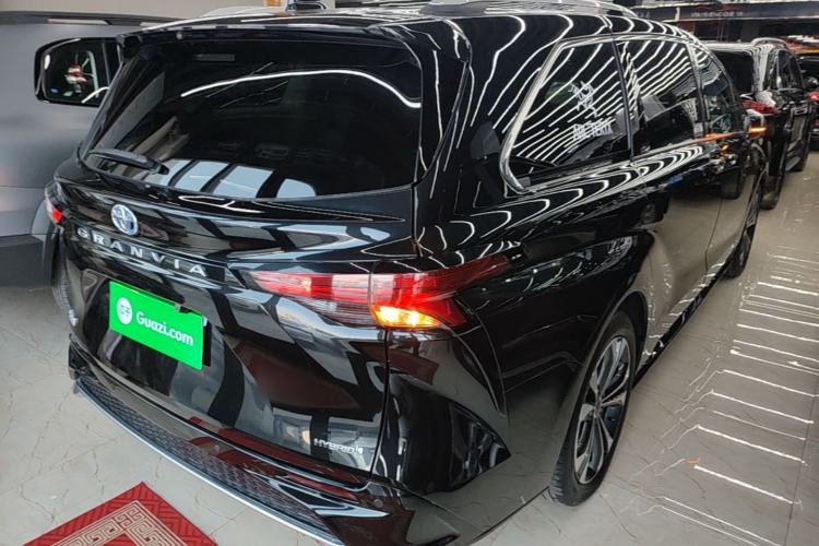 Used Toyota Granvia 2022 2.5L Hybrid Premium Edition Rear Right 45 Deg