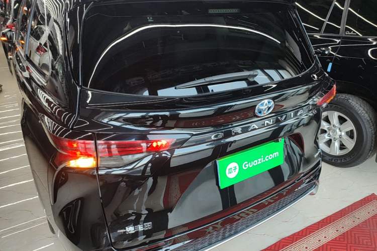 Used Toyota Granvia 2022 2.5L Hybrid Premium Edition Rear