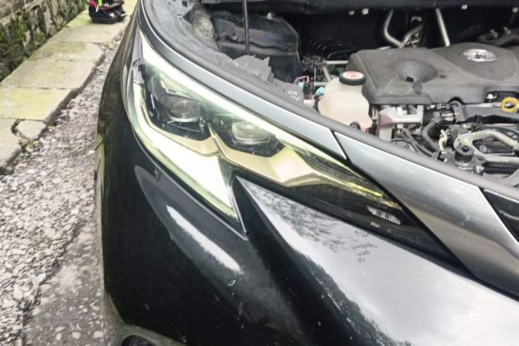 Used Toyota Granvia 2022 2.5L Hybrid Flagship Edition Right Front Headlight