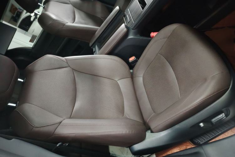 Used Toyota Granvia 2022 2.5L Hybrid Flagship Edition Right Front Seat
