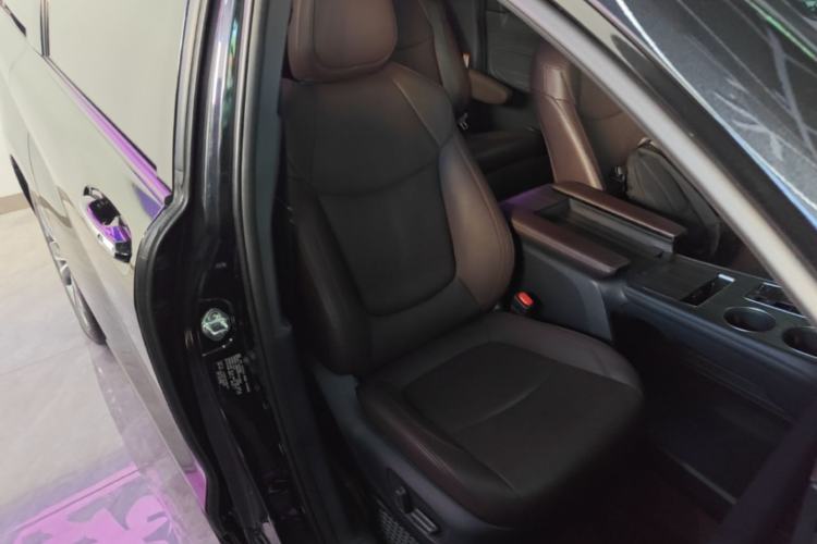 Used Toyota Granvia 2022 2.5L Hybrid Flagship Edition Right Front Seat