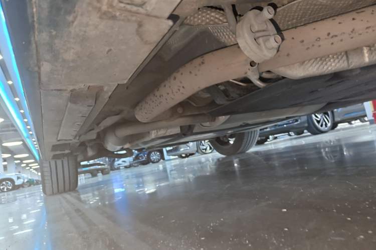 Used Toyota Granvia 2022 2.5L Hybrid Prestige Edition Right Side Sill