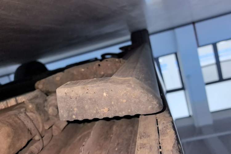 Used Toyota Granvia 2022 2.5L Hybrid Premium Edition Right Side Sill