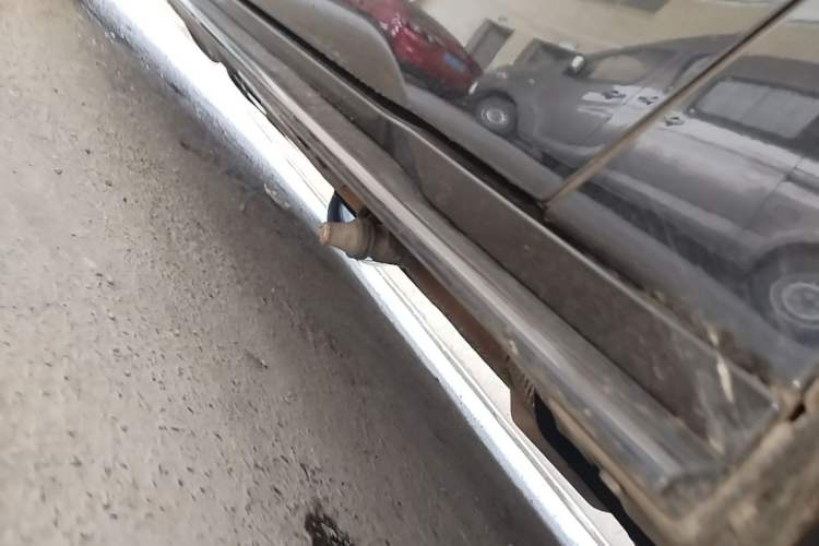 Used Toyota Granvia 2022 2.5L Hybrid Flagship Edition Right Side Sill