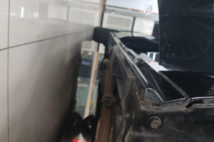 Used Toyota Granvia 2022 2.5L Hybrid Prestige Edition Right Side Sill