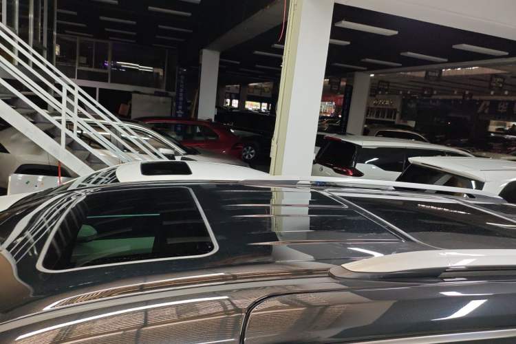 Used Toyota Granvia 2022 2.5L Hybrid Flagship Edition Roof