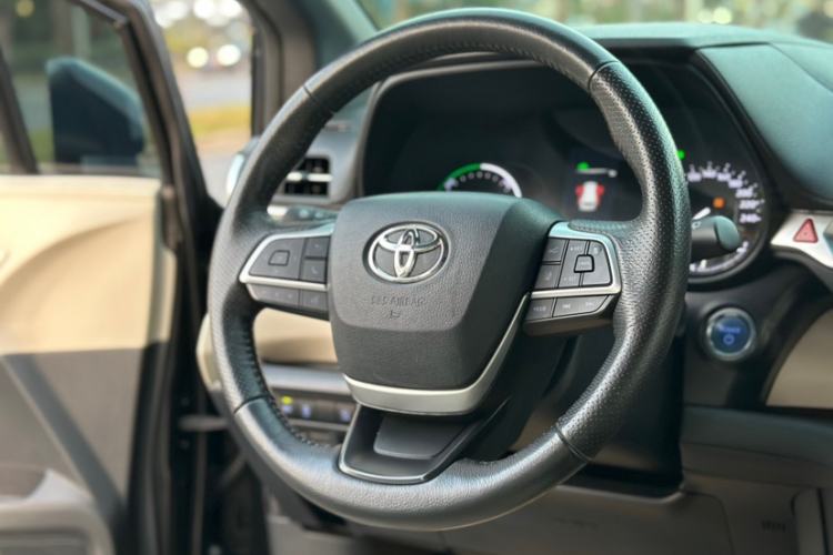 Used Toyota Granvia 2022 2.5L Hybrid Premium Edition Steering Wheel