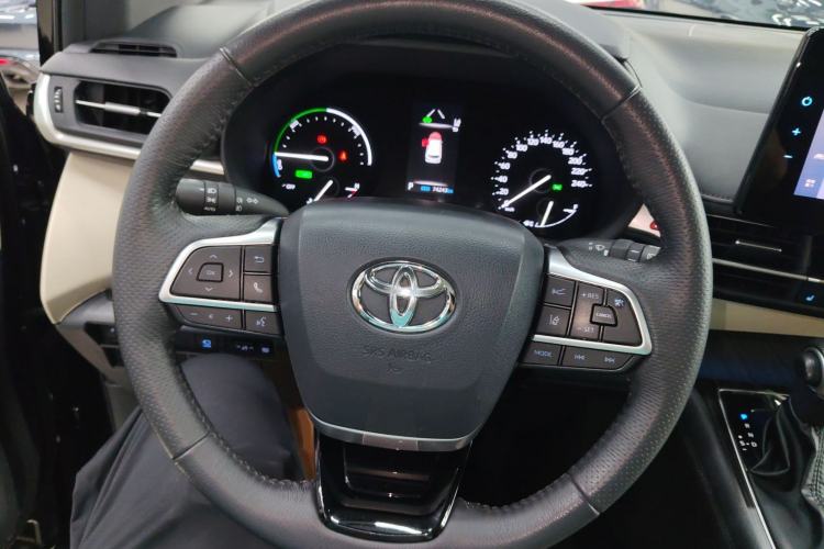 Used Toyota Granvia 2022 2.5L Hybrid Prestige Edition Steering Wheel