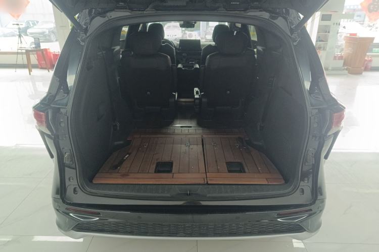 Used Toyota Granvia 2022 2.5L Hybrid Flagship Edition Trunk