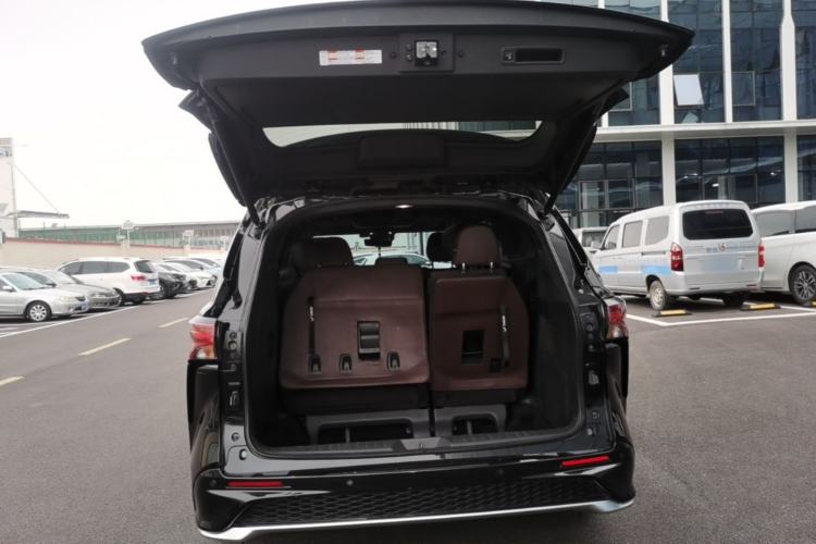 Used Toyota Granvia 2022 2.5L Hybrid Flagship Edition Trunk