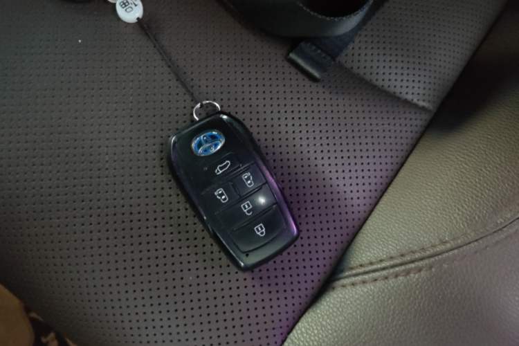 Used Toyota Granvia 2022 2.5L Hybrid Flagship Edition Vehicle Key
