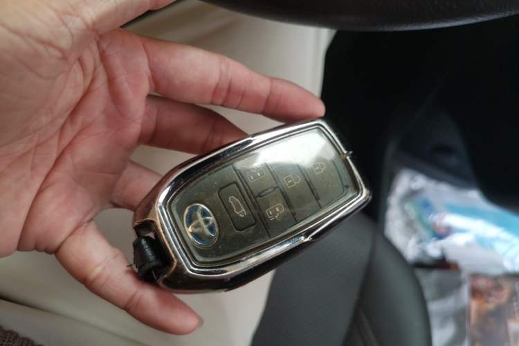 Used Toyota Granvia 2022 2.5L Hybrid Flagship Edition Vehicle Key