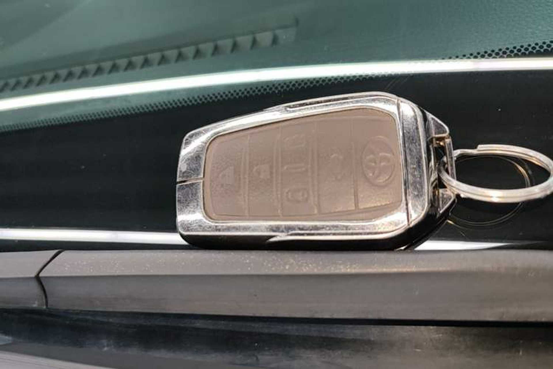 Used Toyota Granvia 2022 2.5L Hybrid Premium Edition Vehicle Key