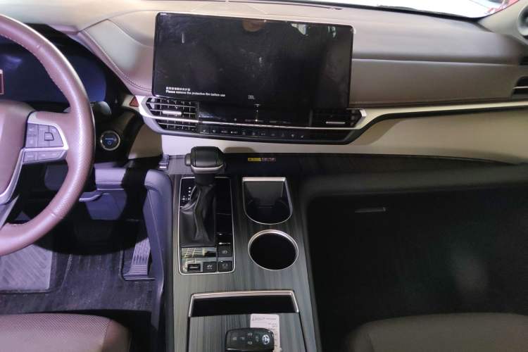 Used Toyota Granvia 2022 2.5L Hybrid Flagship Edition Audio And AC Panel