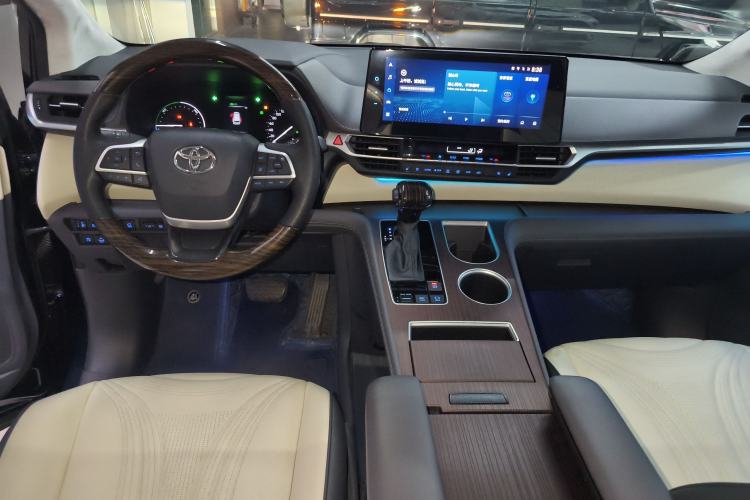 Used Toyota Granvia 2022 2.5L Hybrid Premium Edition Center Console